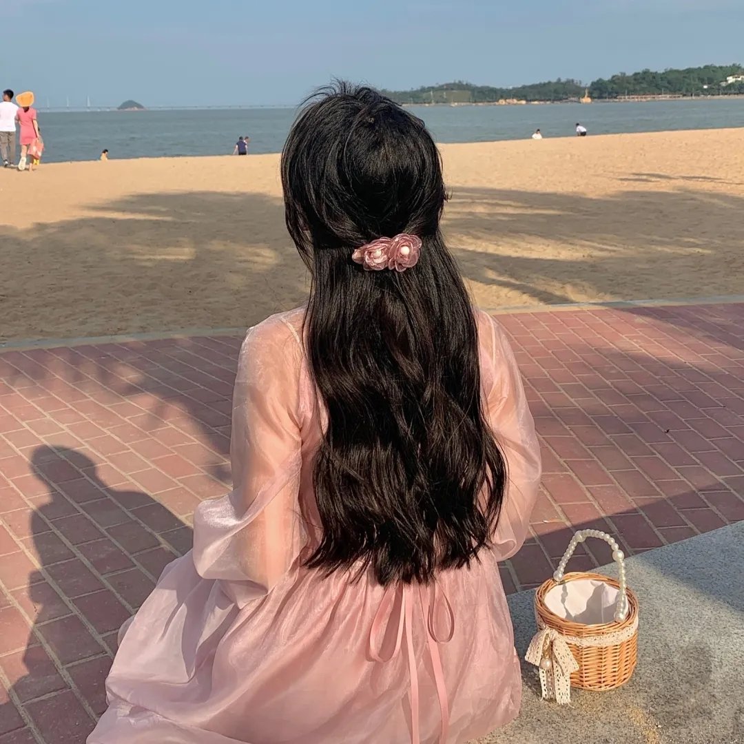 漆黑塔林